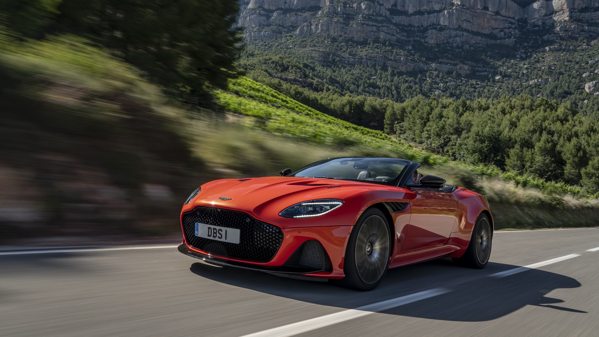 Aston Martin DBS Superleggera Volante