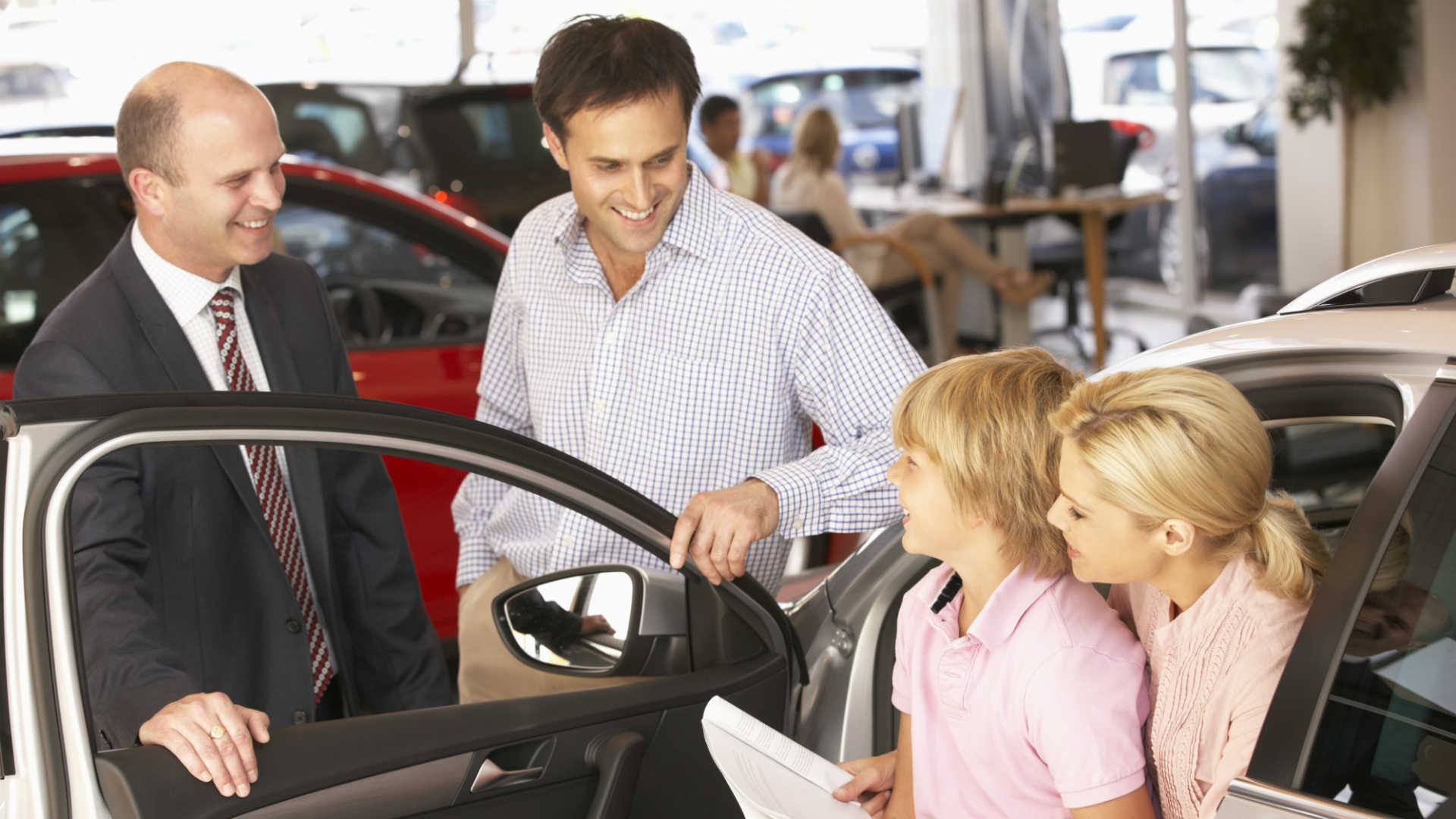 More people visting car dealers