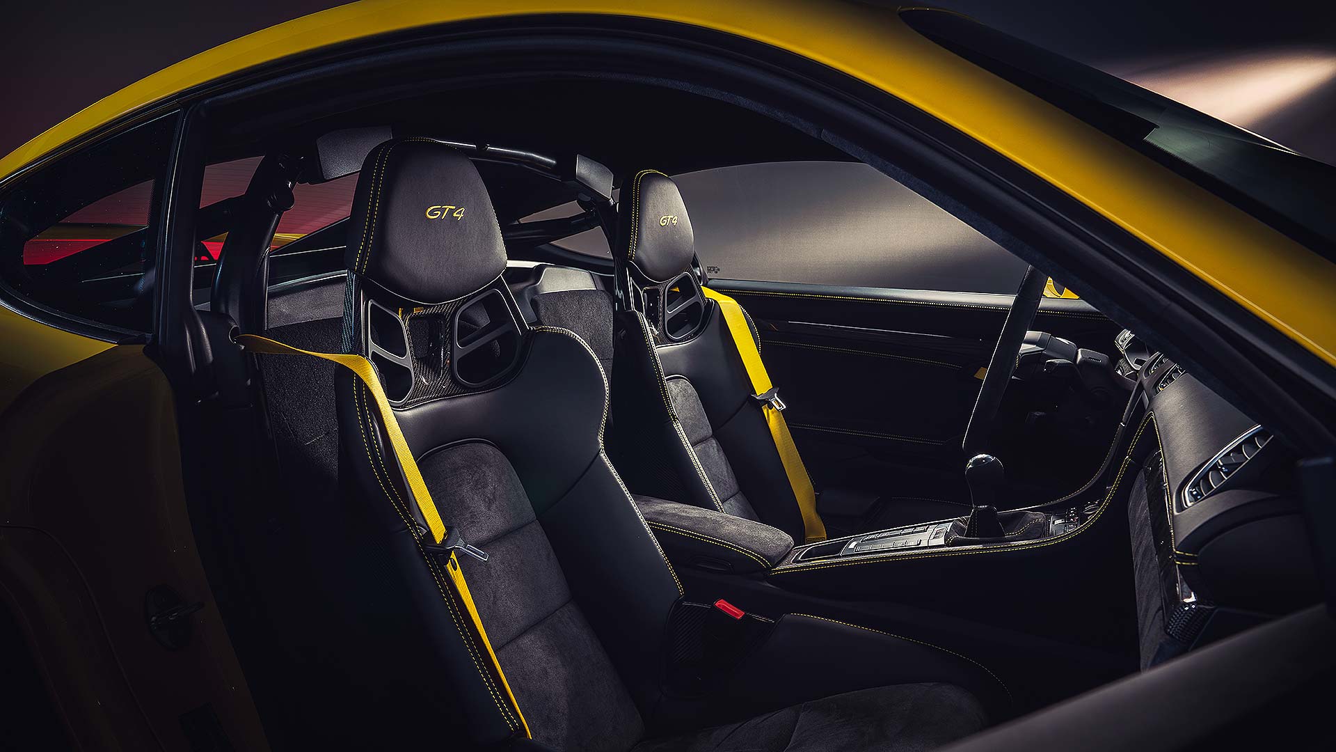 Porsche 718 Cayman GT4