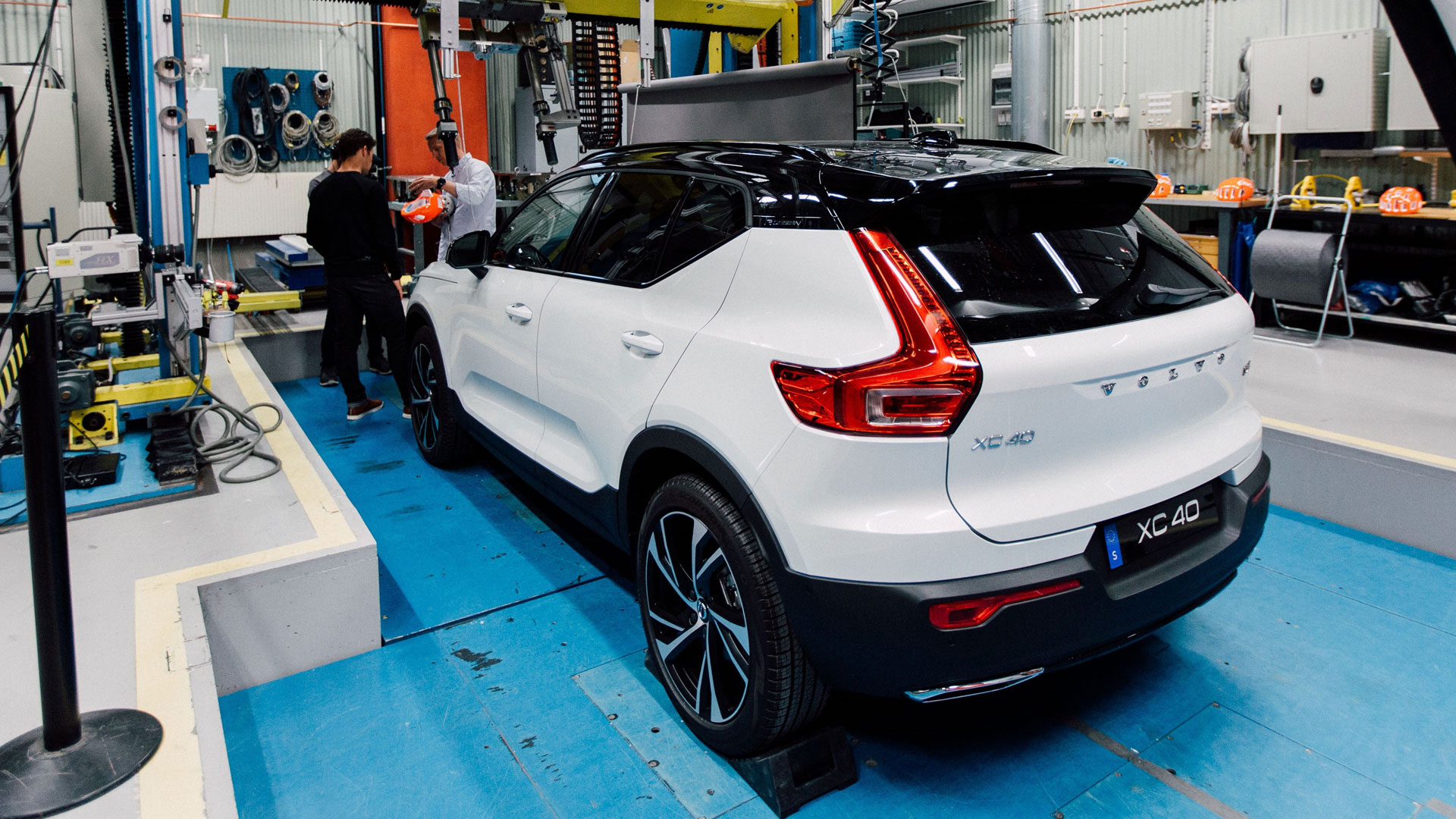 Volvo XC40 cyclist safety