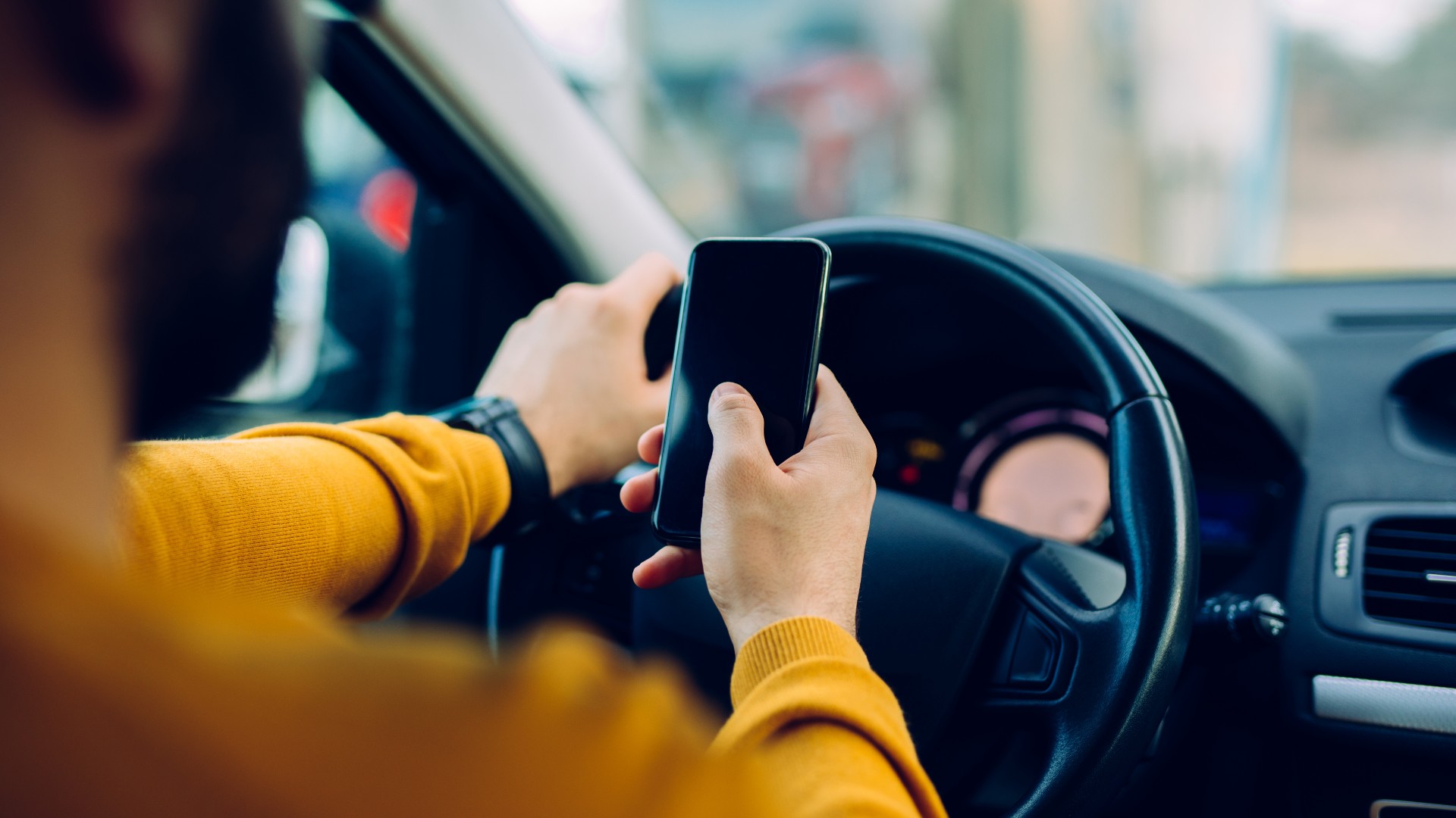 Calls for increased penalties for using phone while driving