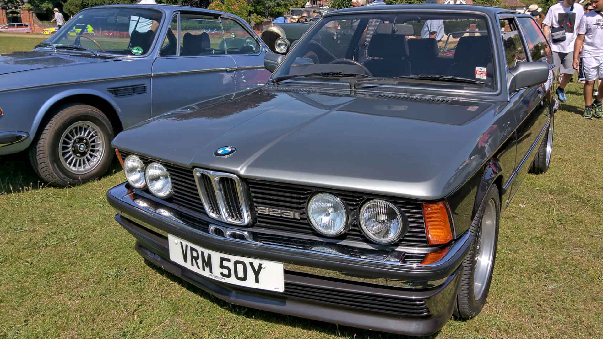 BMW 323i