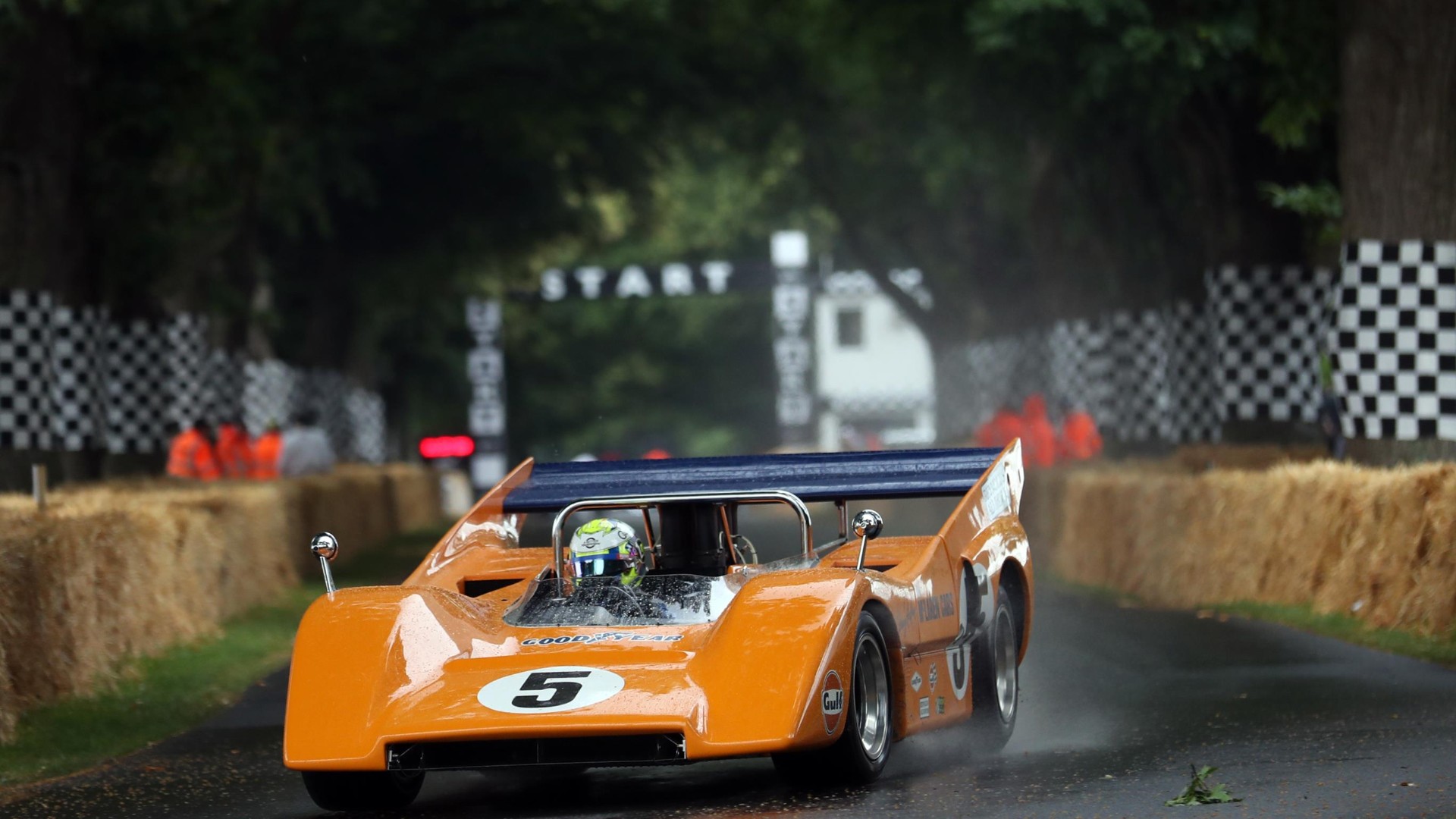 McLaren M8D