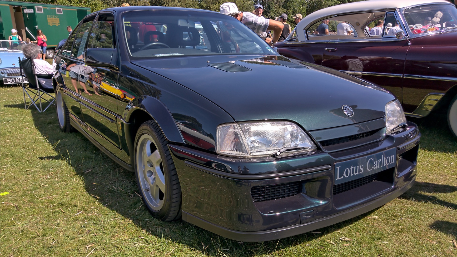 Lotus Carlton