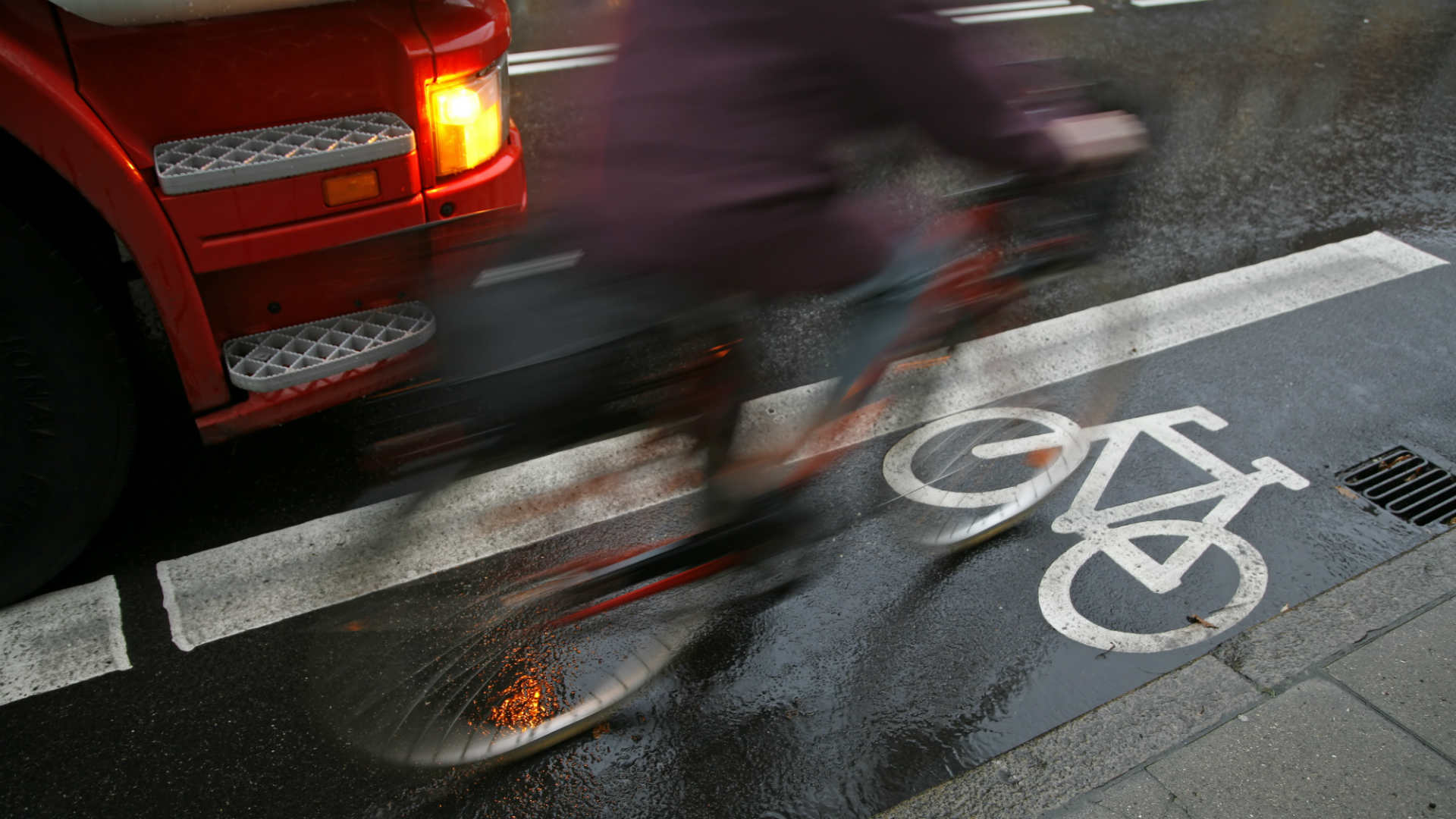 Lorry close to cyclist