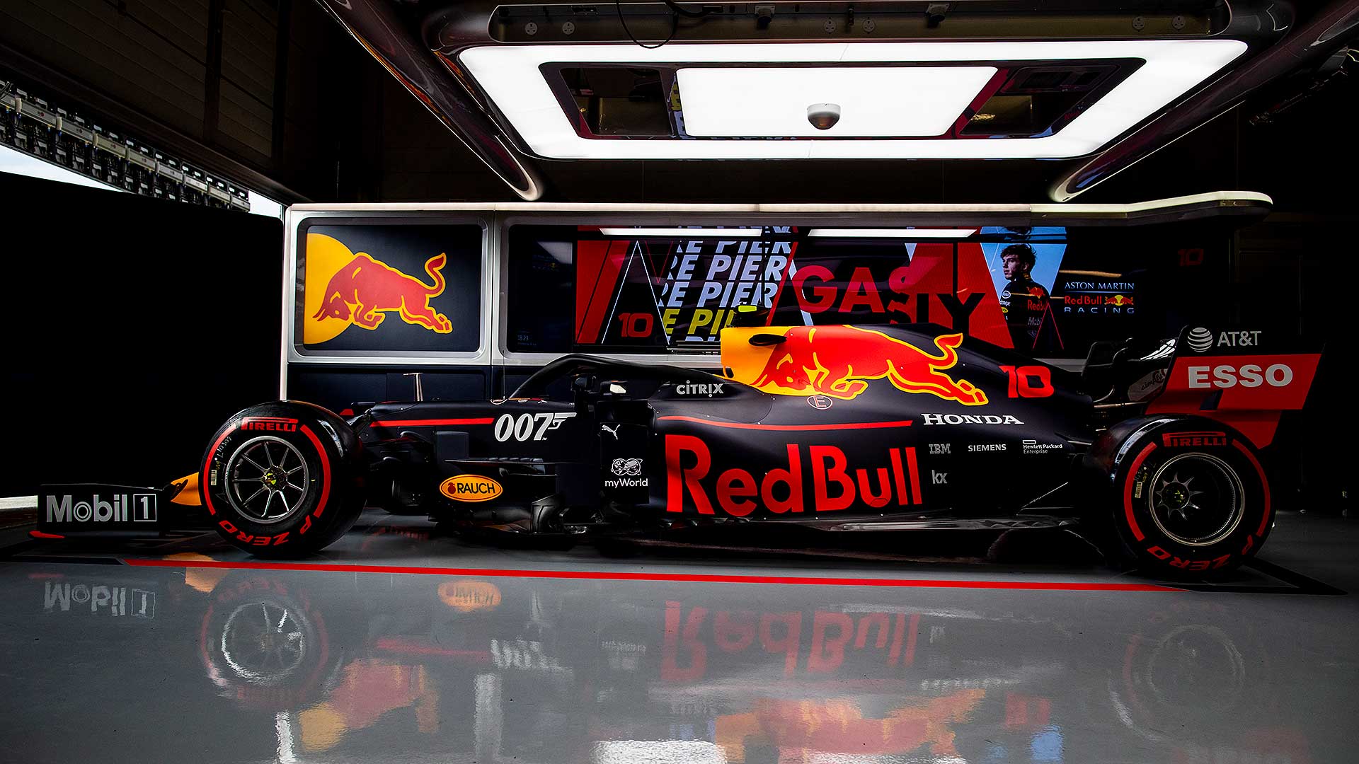 James Bond-themed Red Bull F1 cars for Silverstone