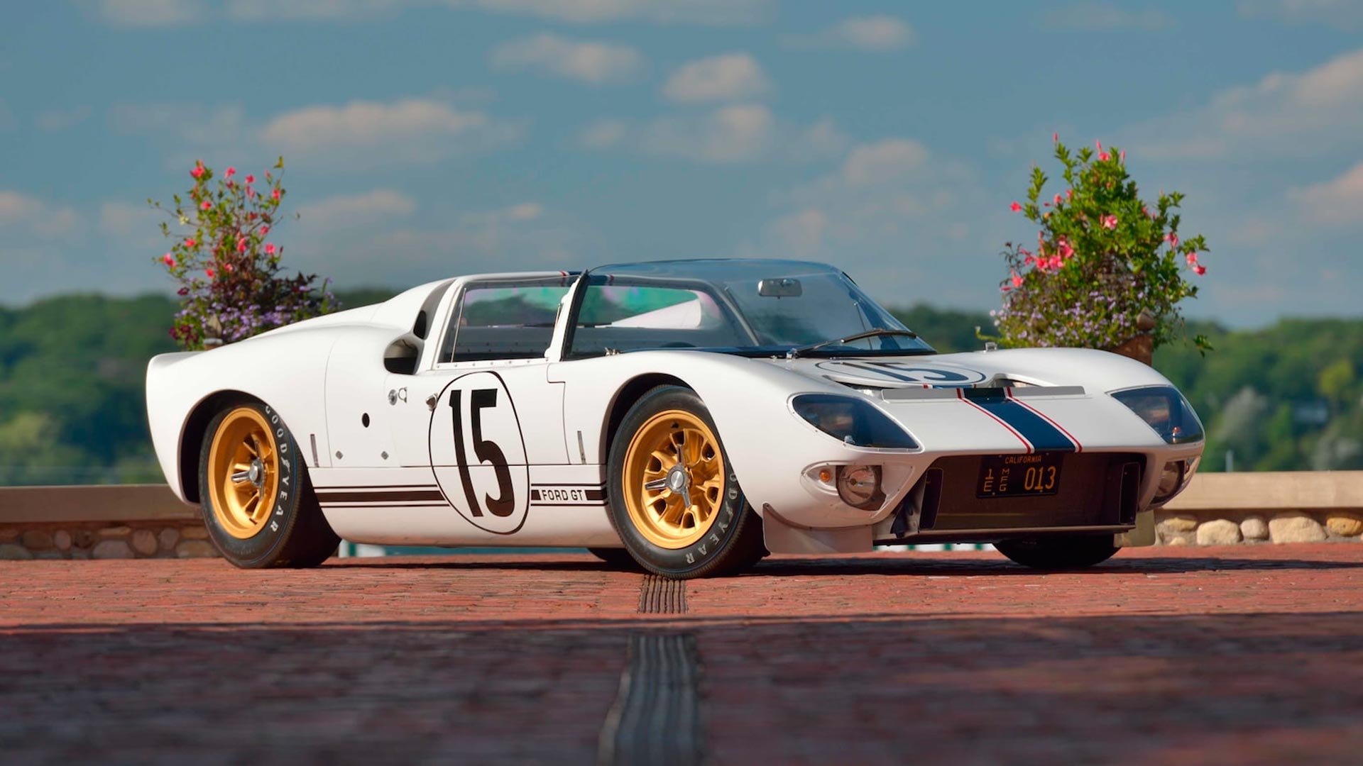 2019 Monterey Car Week Auction Guide