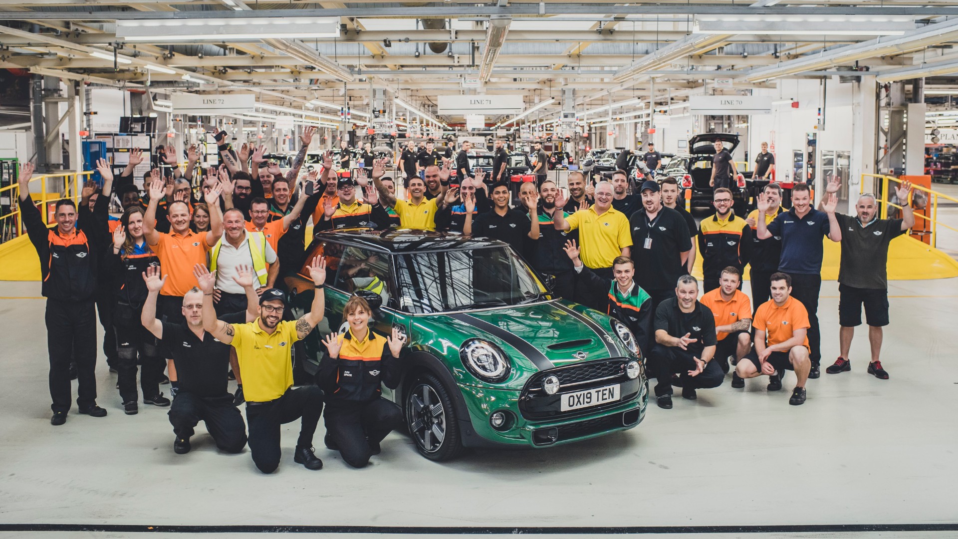 60 Minis gather to celebrate 60 years