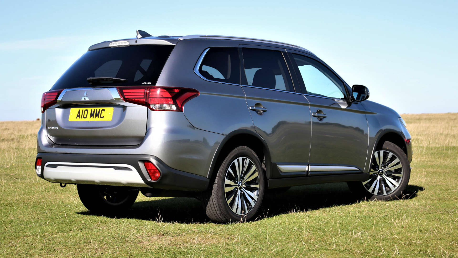 2020 updates for Mitsubishi Outlander