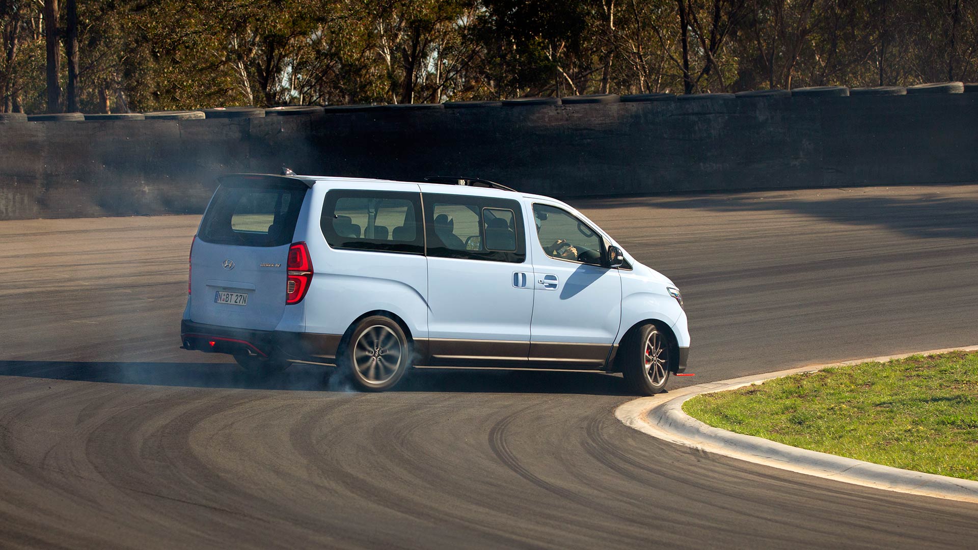 Hyundai iMax N Drift Bus