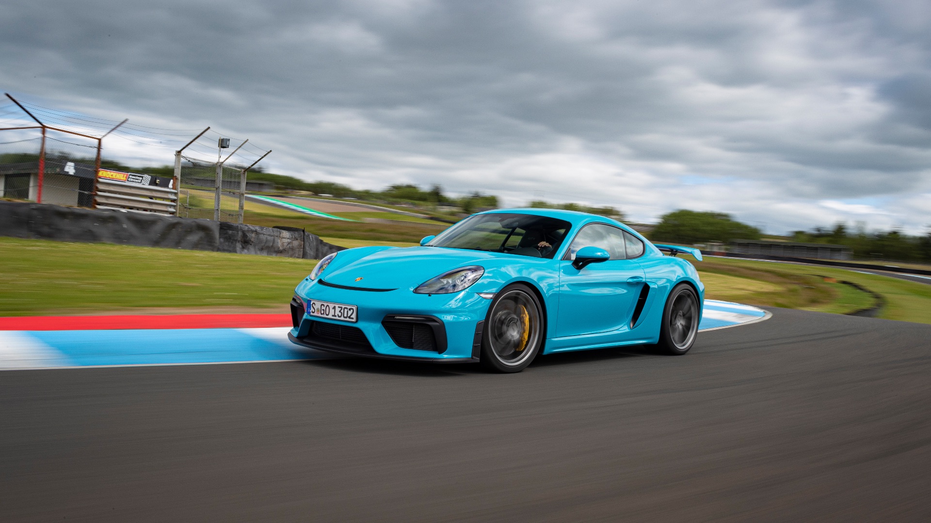 Porsche 718 Cayman GT4