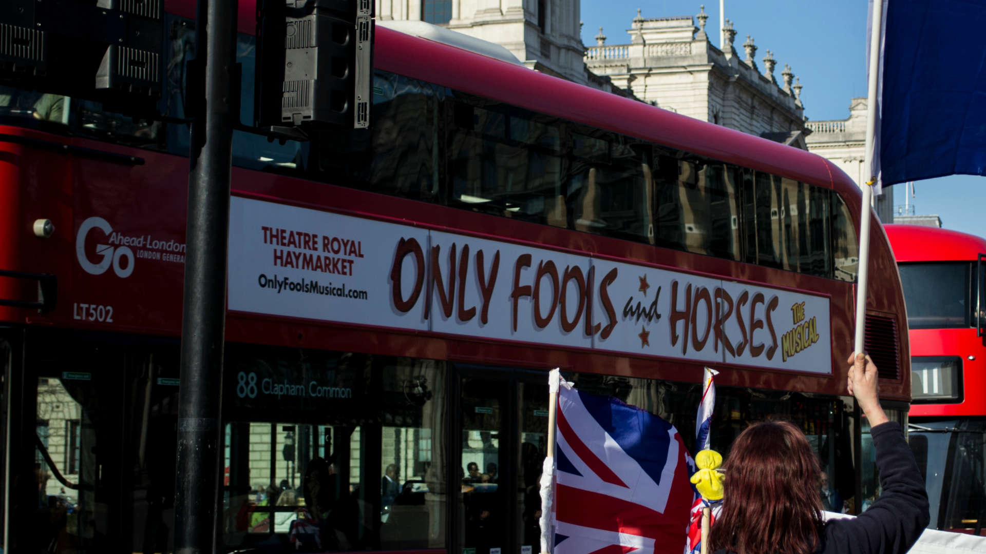 election 2019 campaign bus