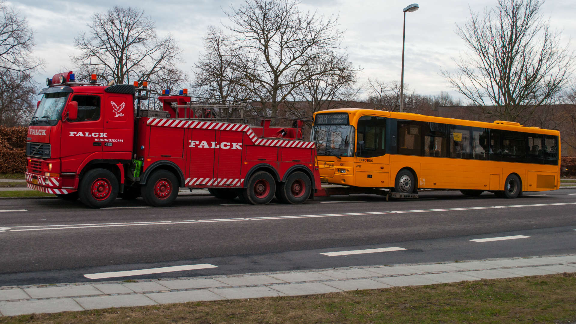 election 2019 campaign bus