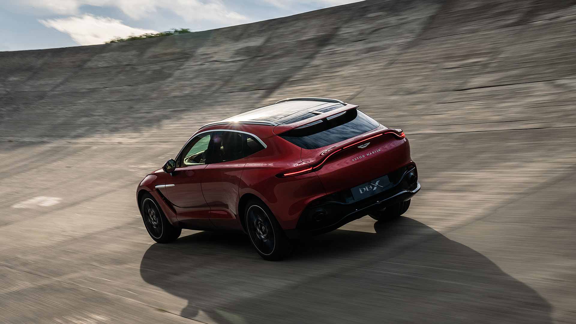 Aston Martin DBX