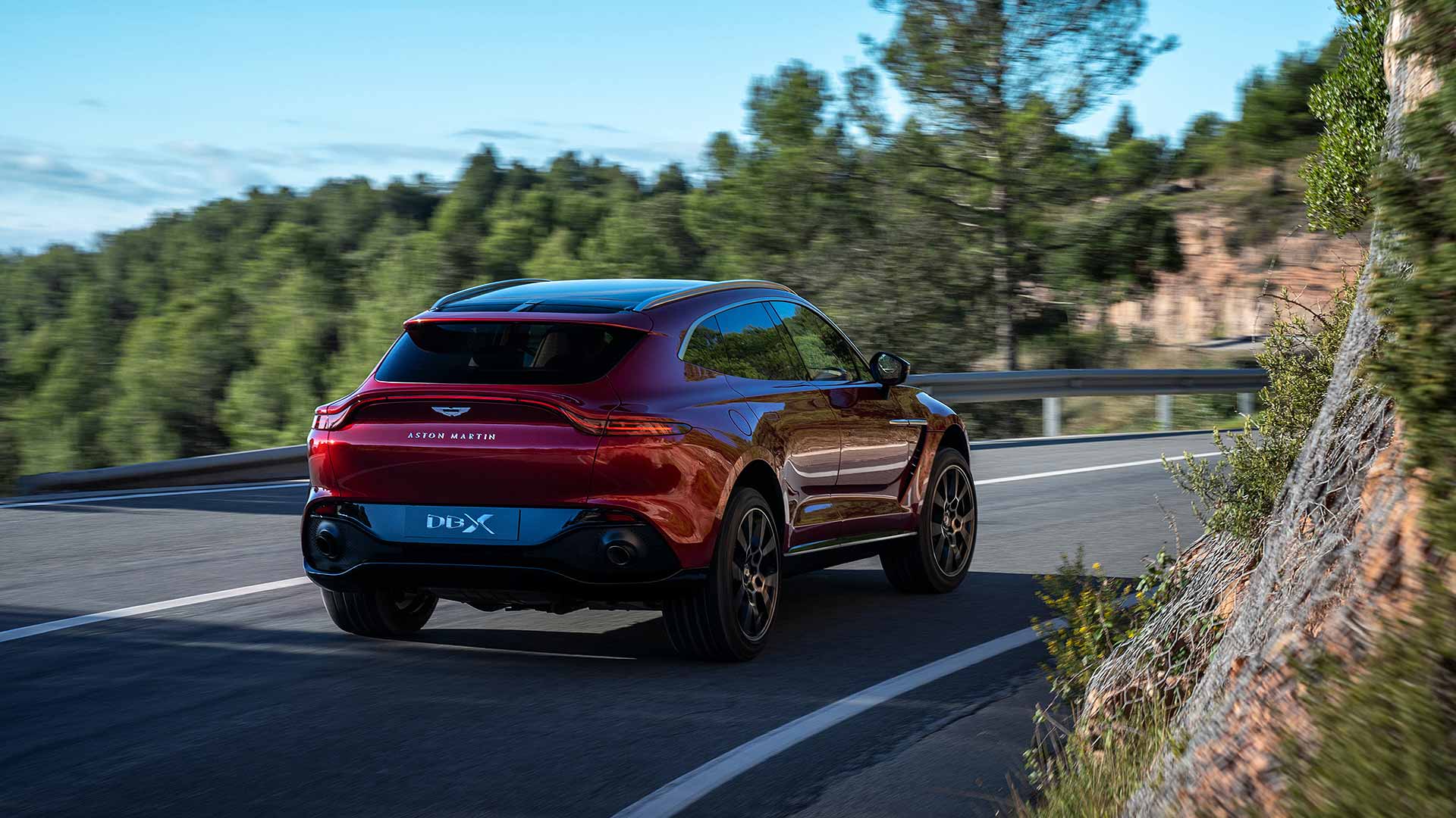 Aston Martin DBX