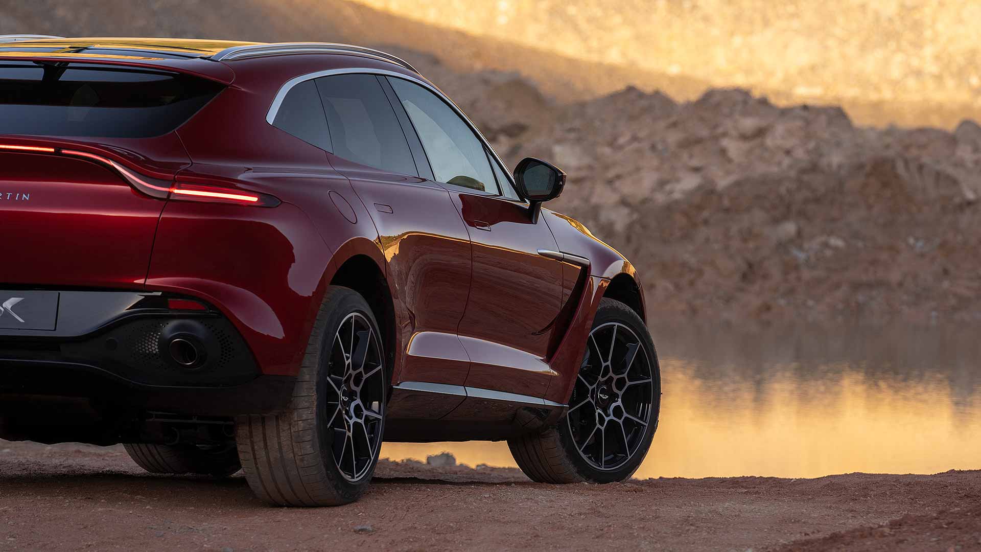 Aston Martin DBX