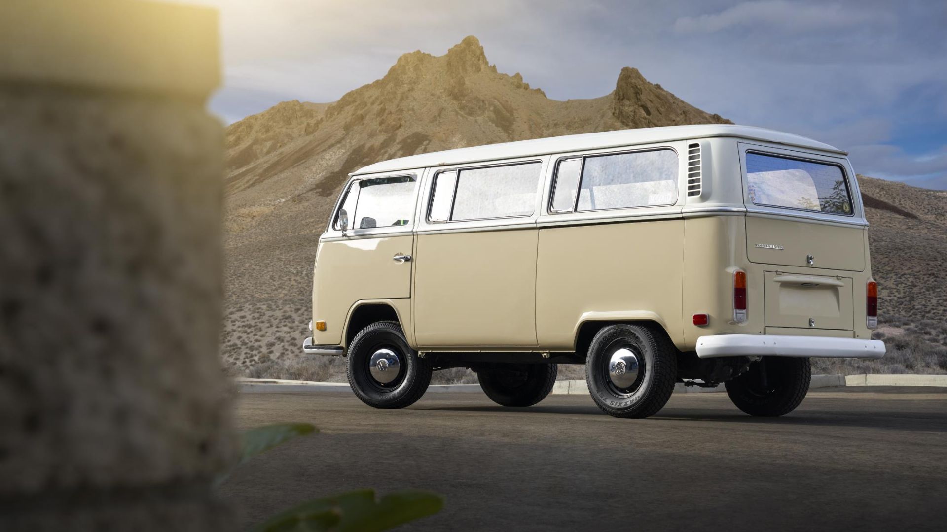 Volkswagen e-Bus electric camper