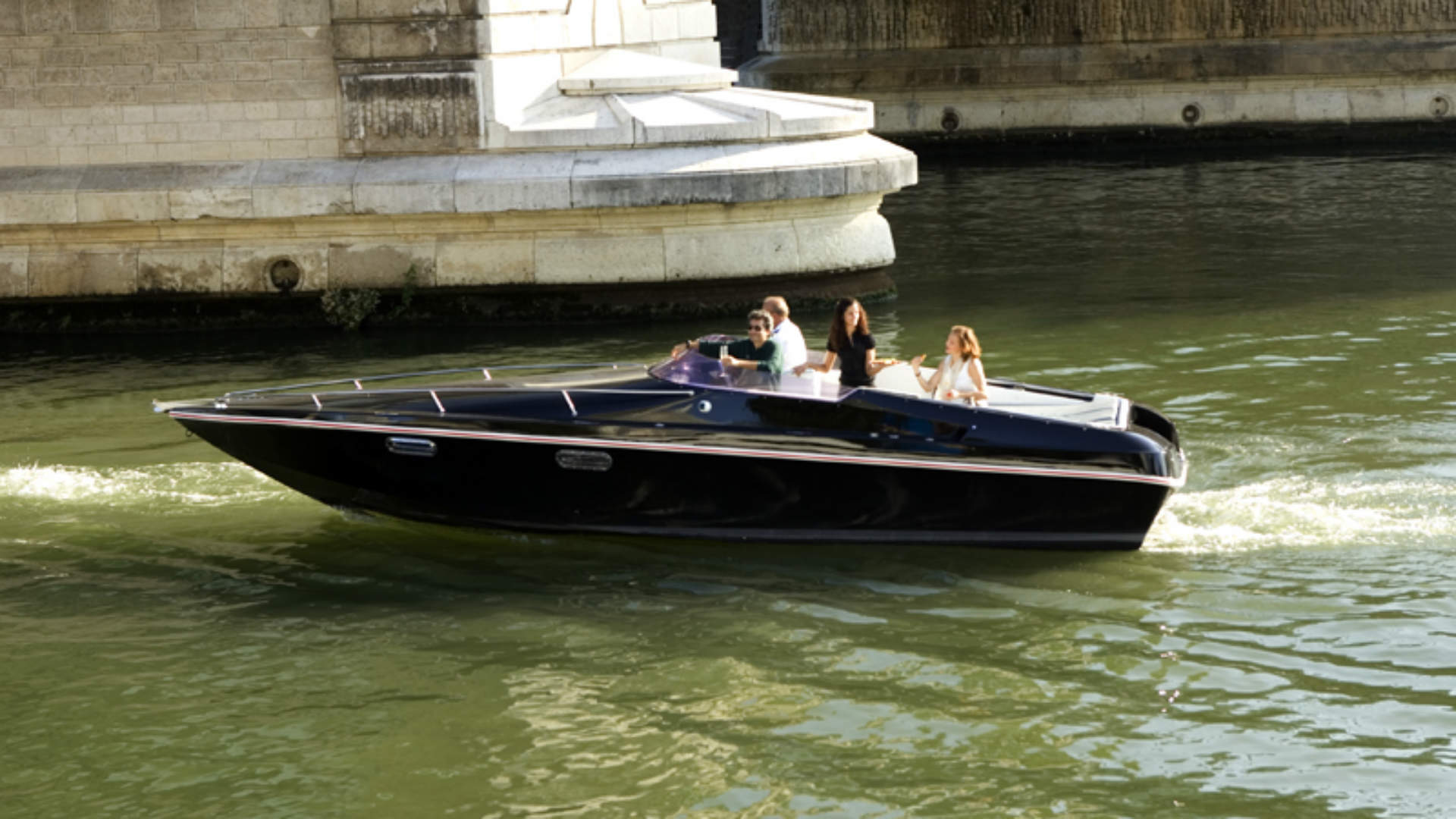 Black Swan electric boat in Paris