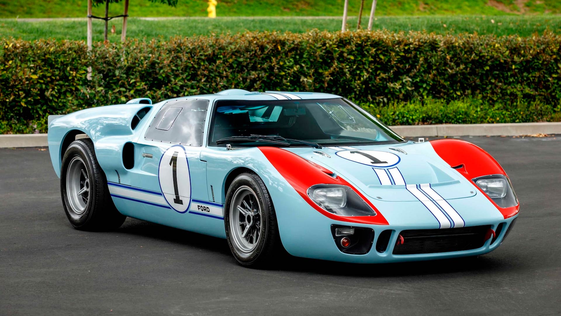 Mecum Ford v Ferrari Replica GT40