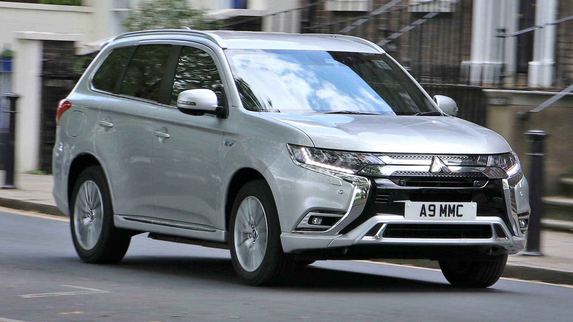 Mitsubishi Outlander PHEV scrappage scheme