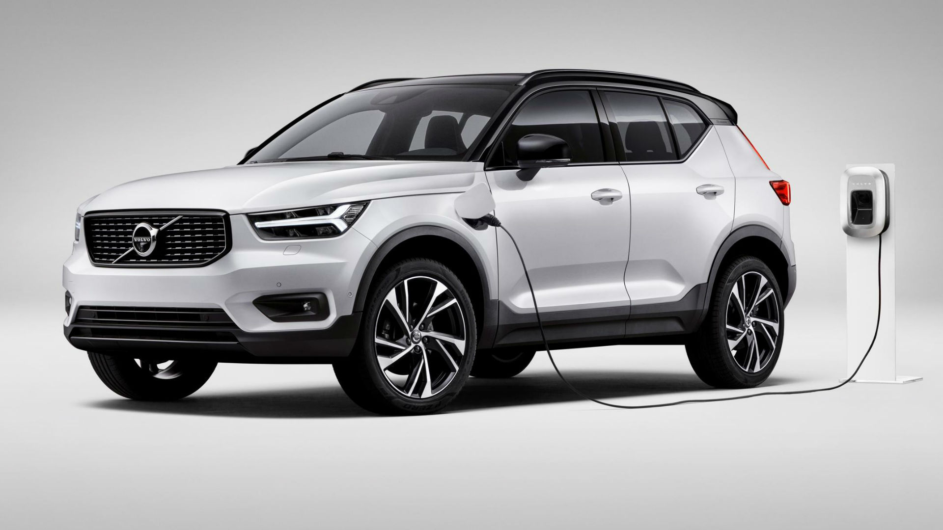 Volvo plug-in free electricity offer