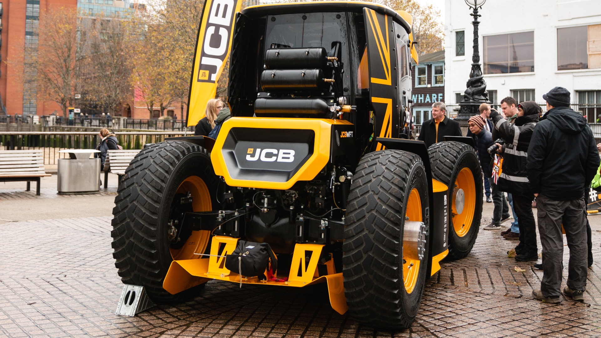 Guy Martin JCB World's Fastest Tractor