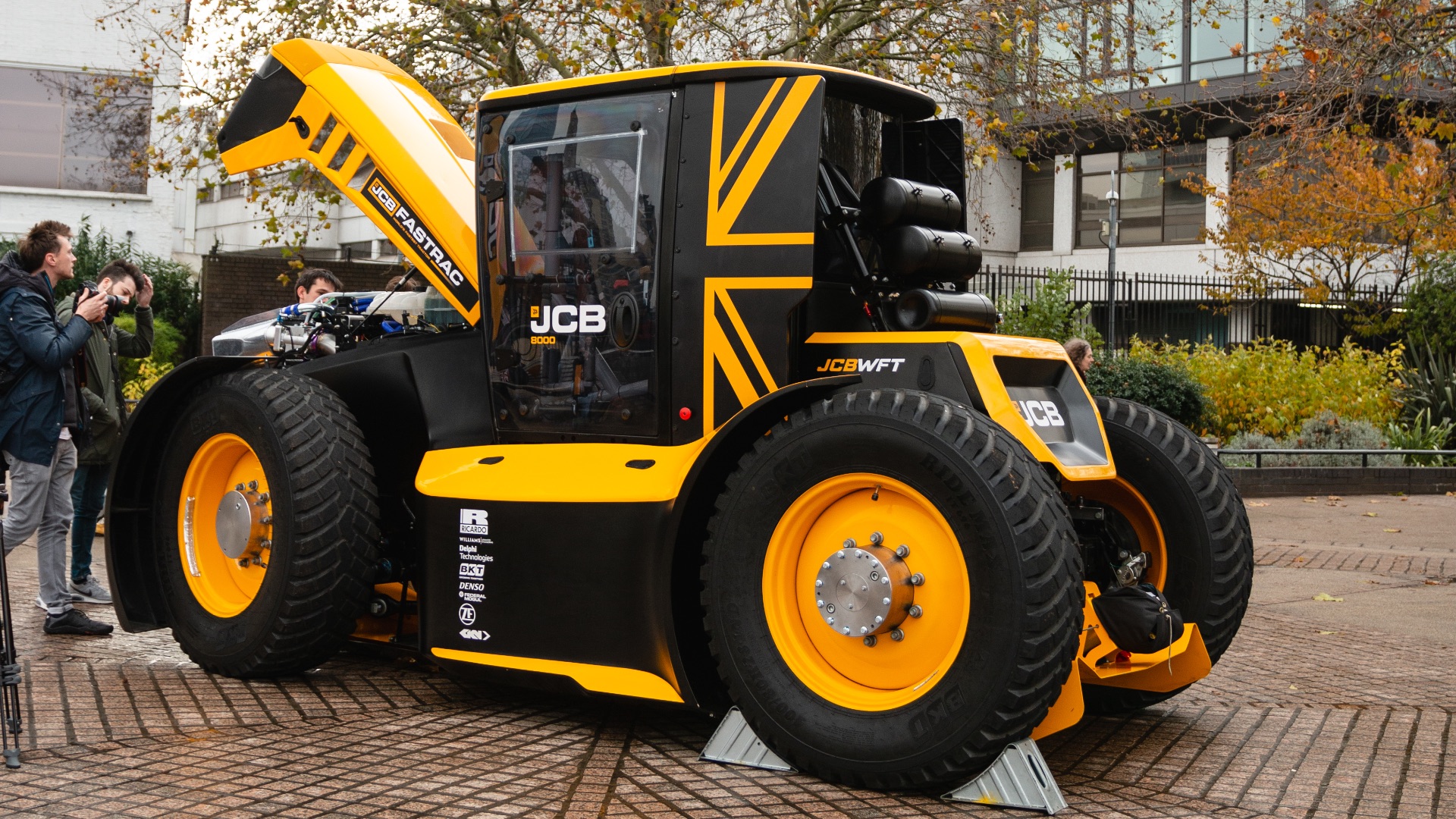 Guy Martin JCB World's Fastest Tractor