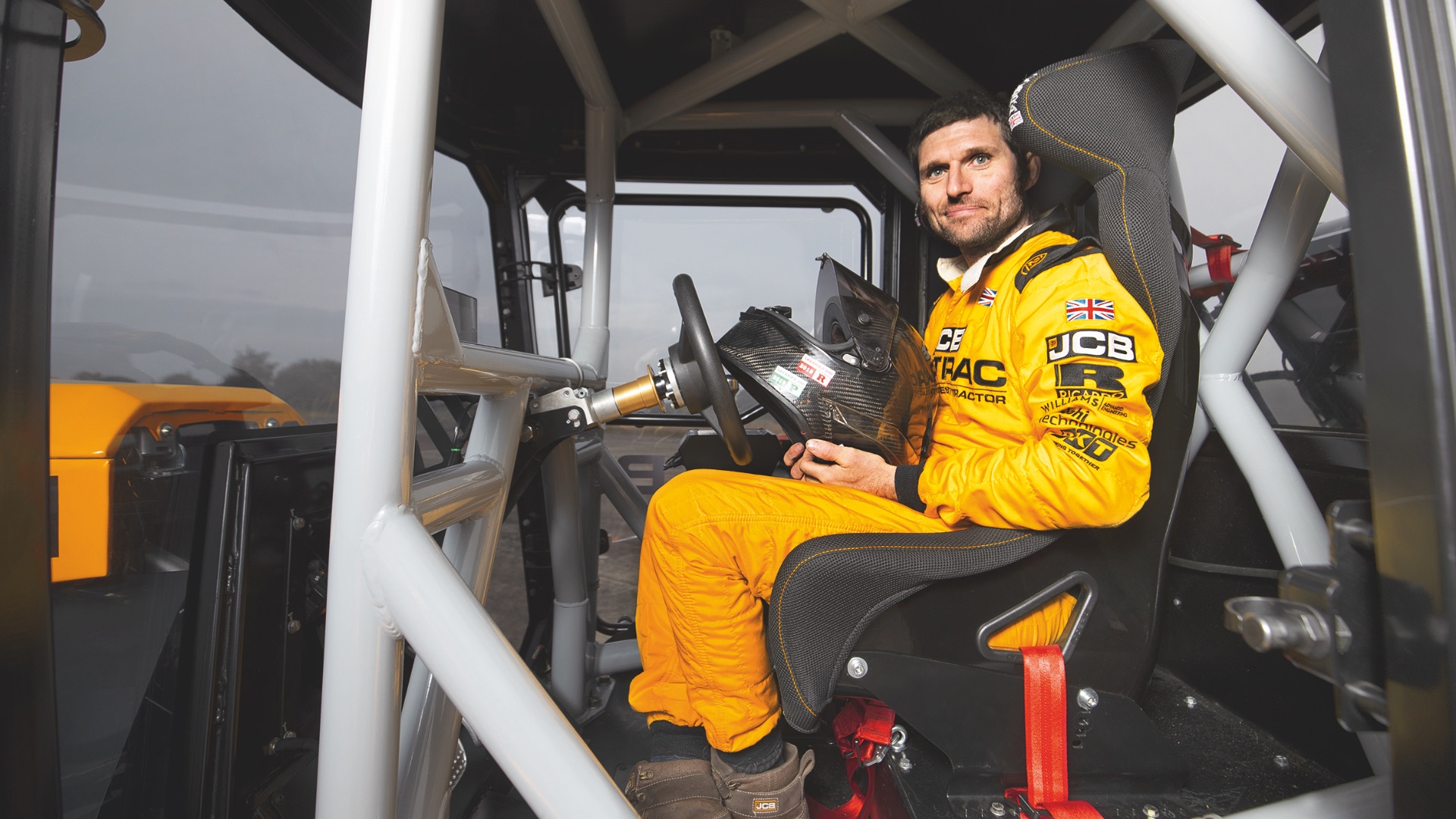 Guy Martin JCB World's Fastest Tractor