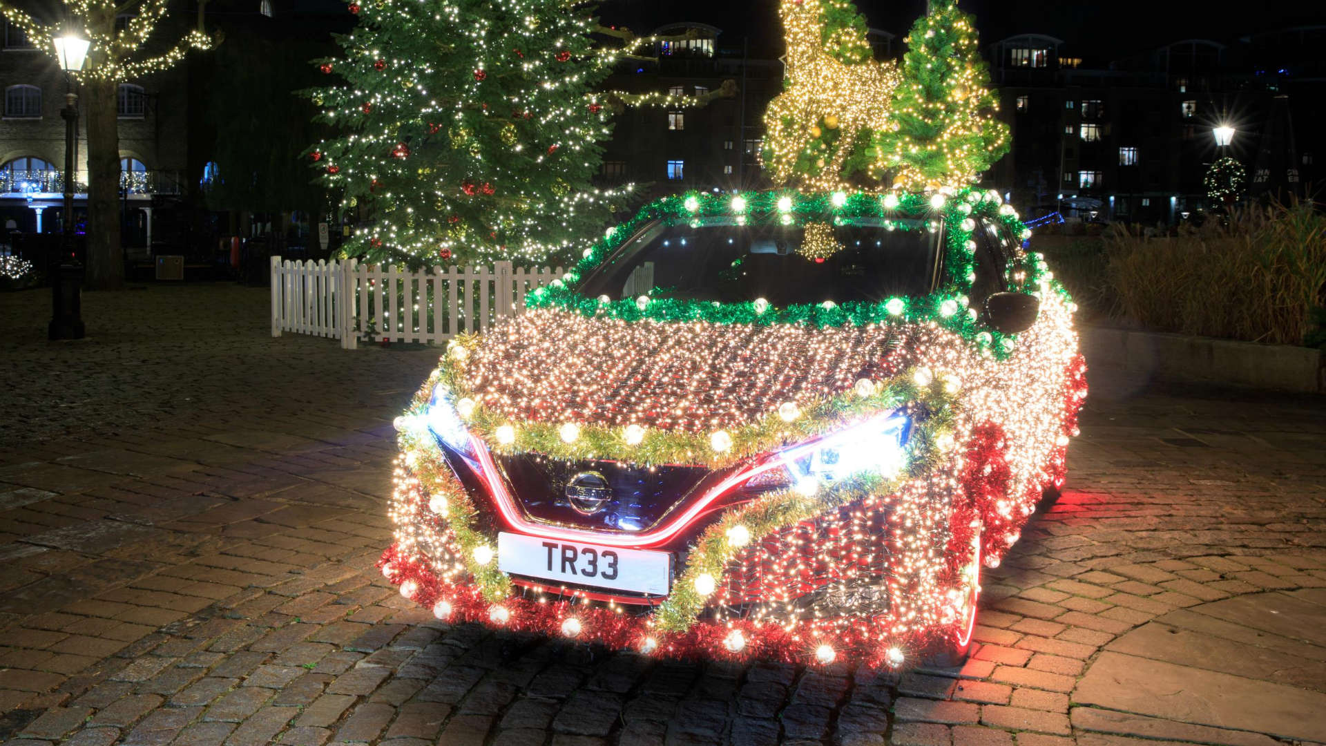 Nissan Leaf mobile Christmas tree