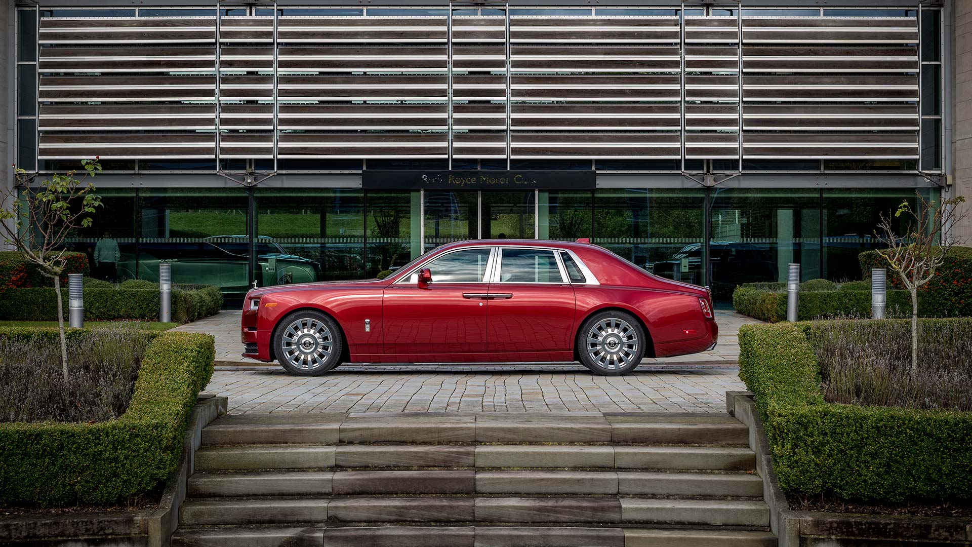 Rolls-Royce Bespoke Red Phantom