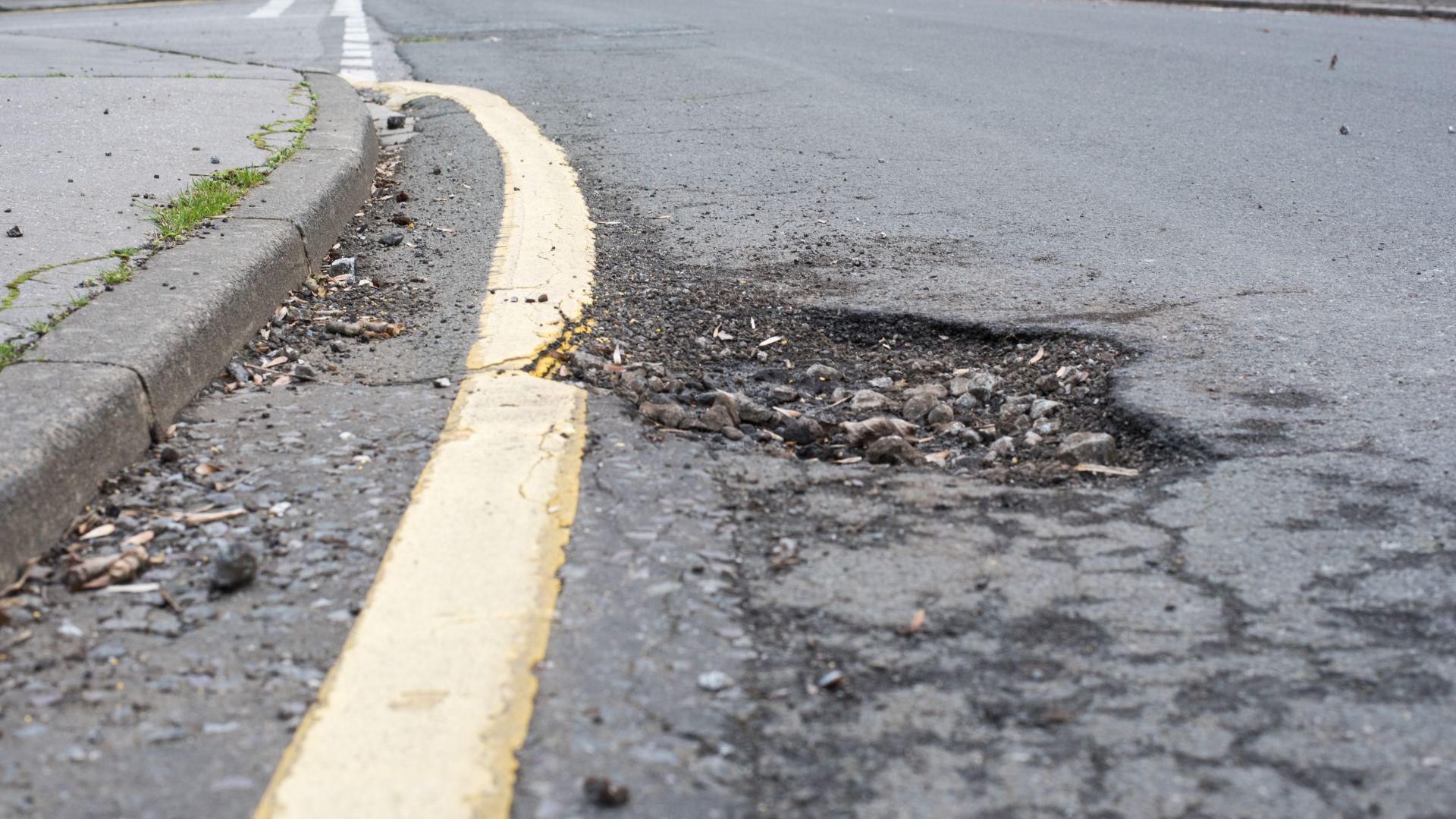 Potholes and speed bumps damage one in four cars