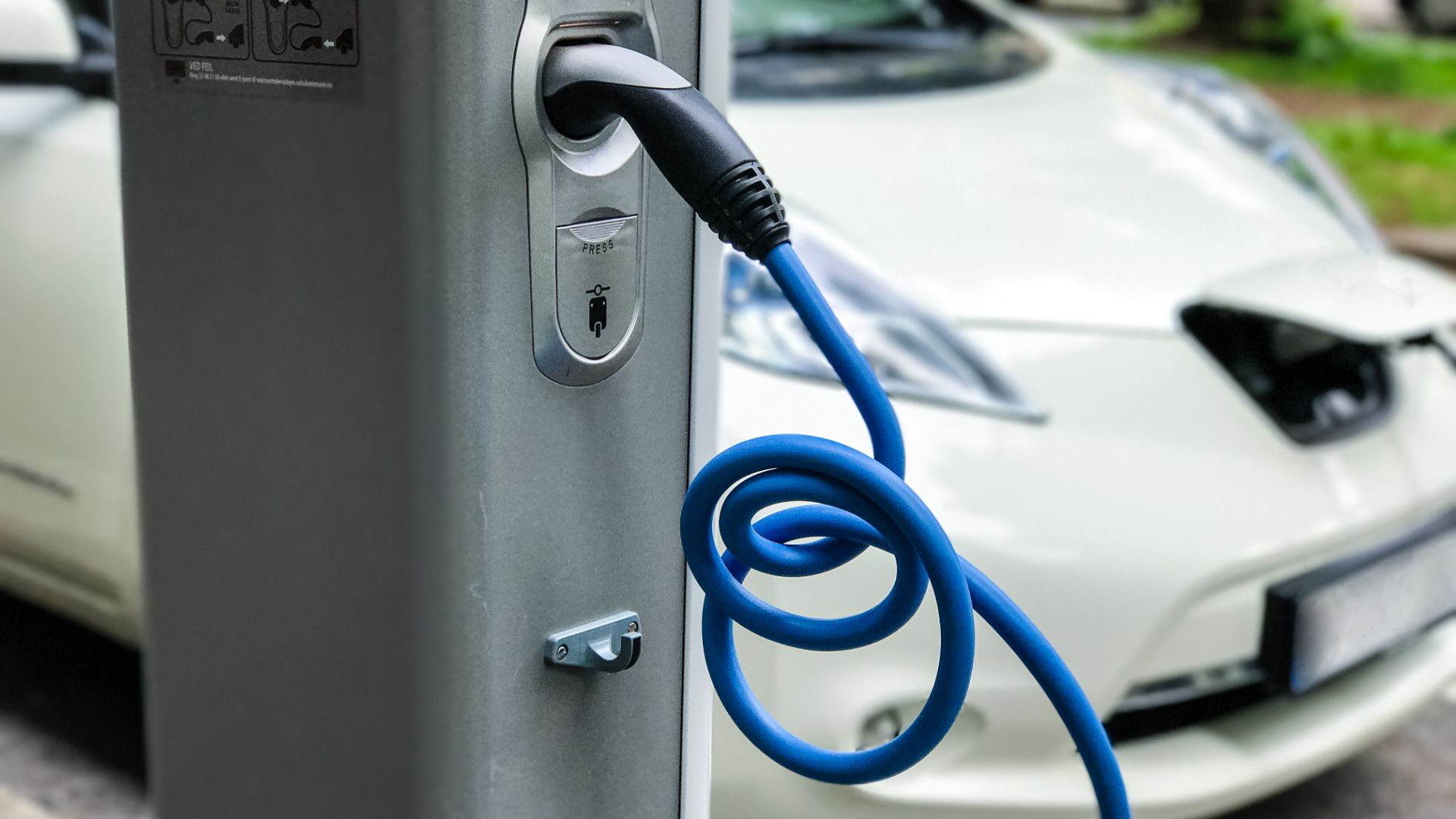 SUV emissions outweigh EV benefits