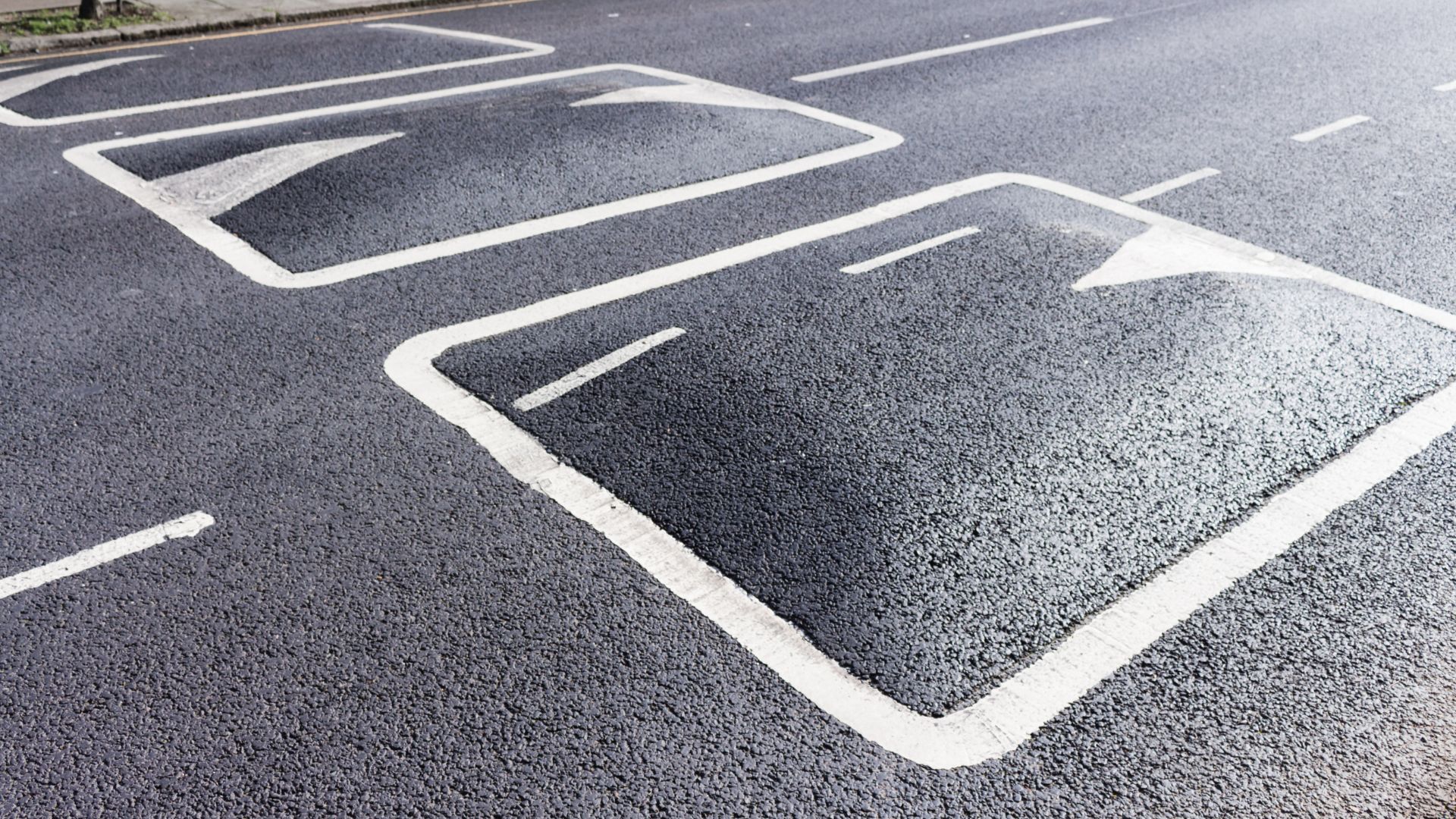 Potholes and speed bumps damage one in four cars