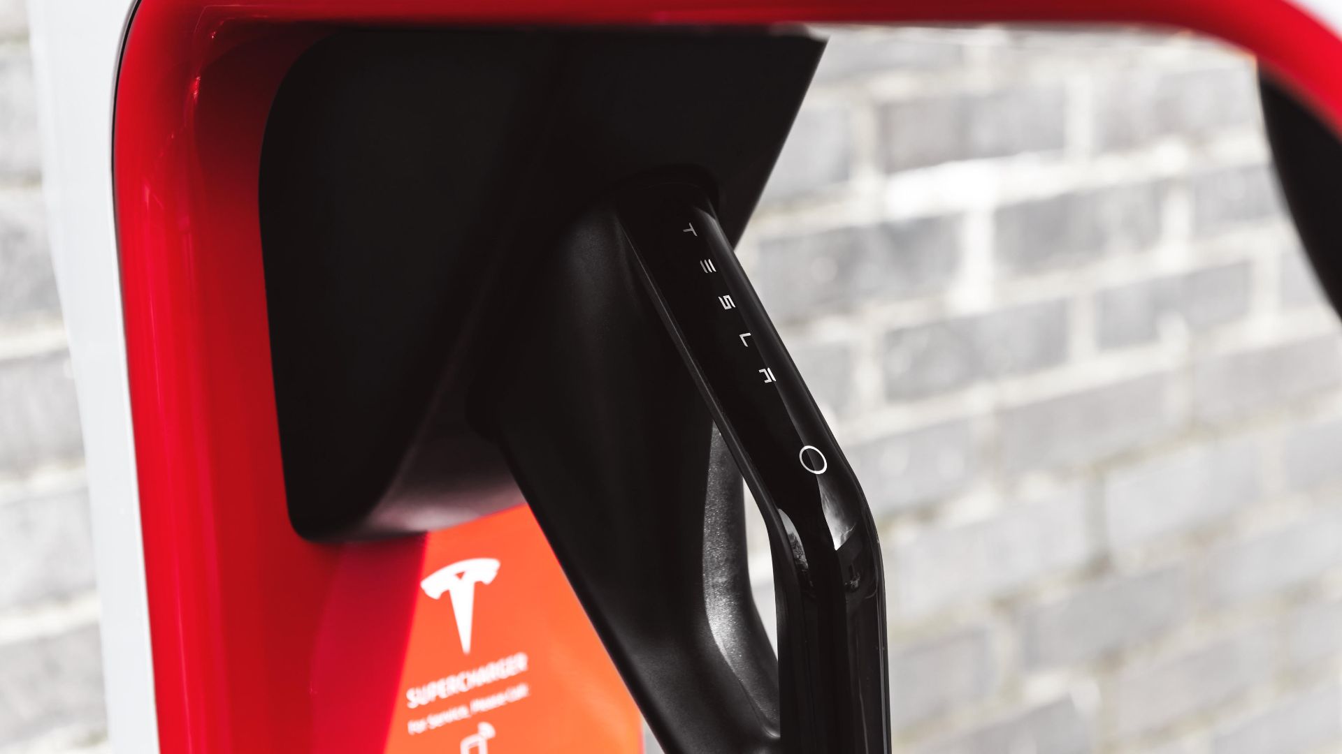 Tesla V3 supercharger in London