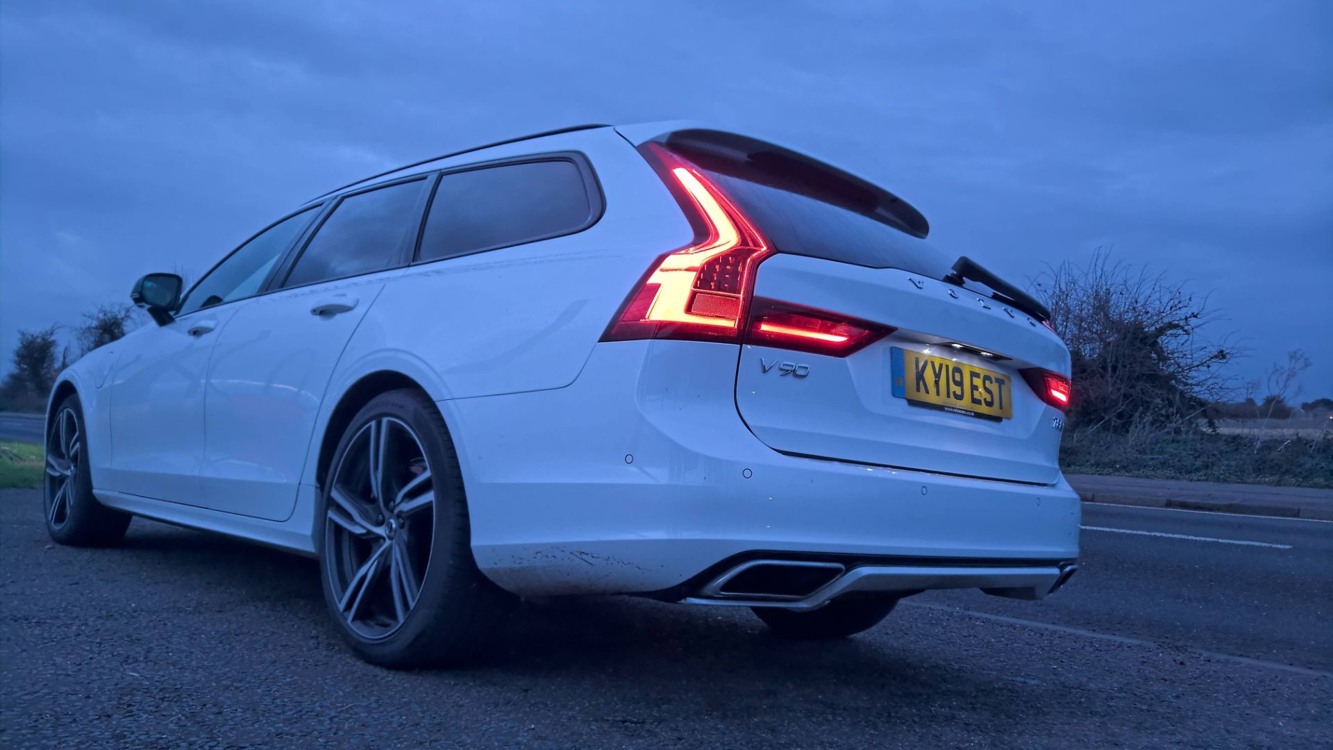 Volvo V90 T8 Twin Engine review