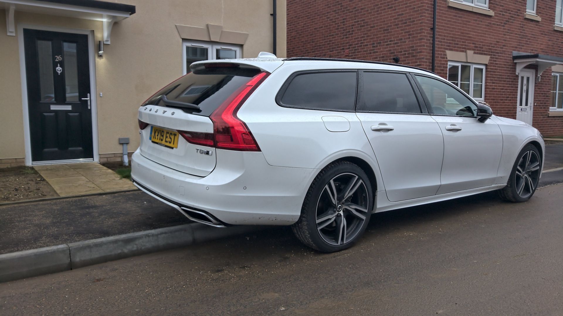 Volvo V90 T8 Twin Engine review