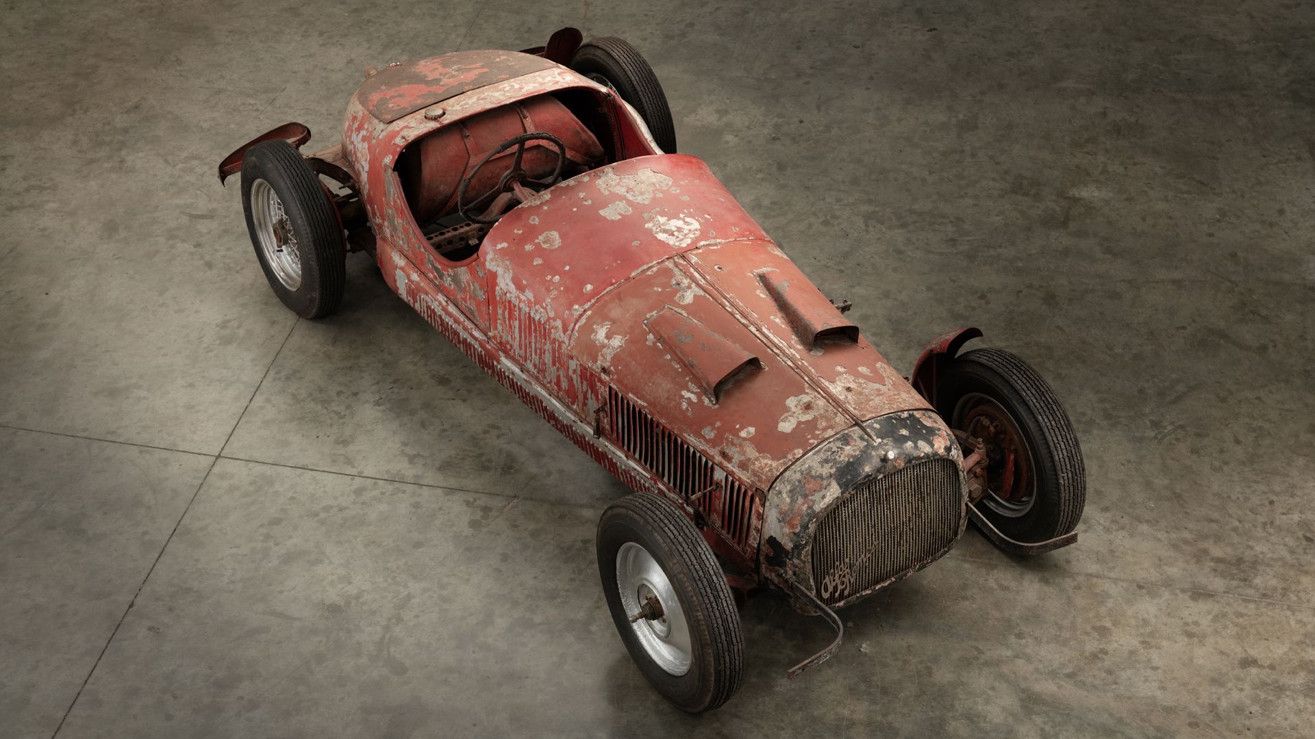 Mussolini's Alfa Romeo is being restored