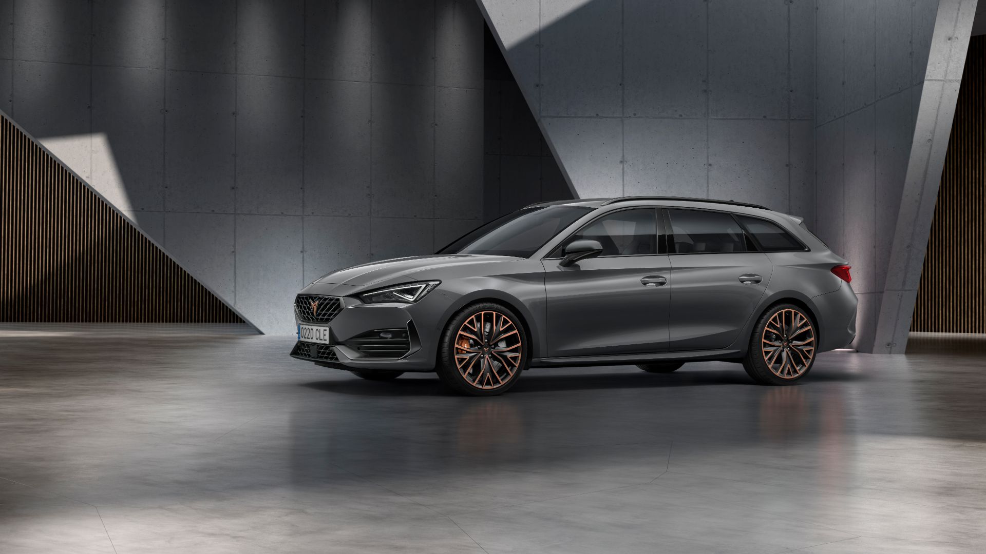 Cupra Leon revealed with hybrid option