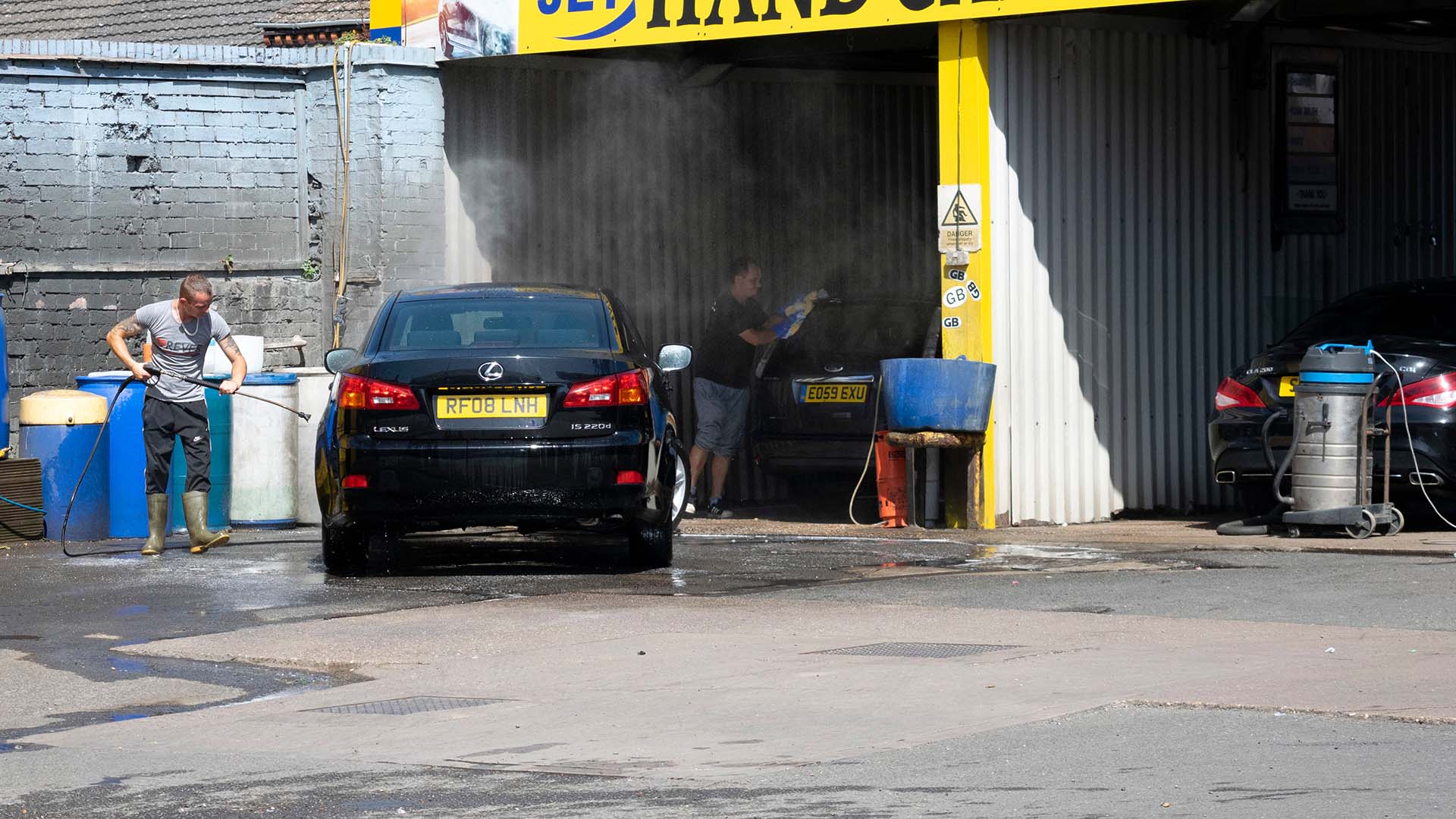 Hand car wash in the UK