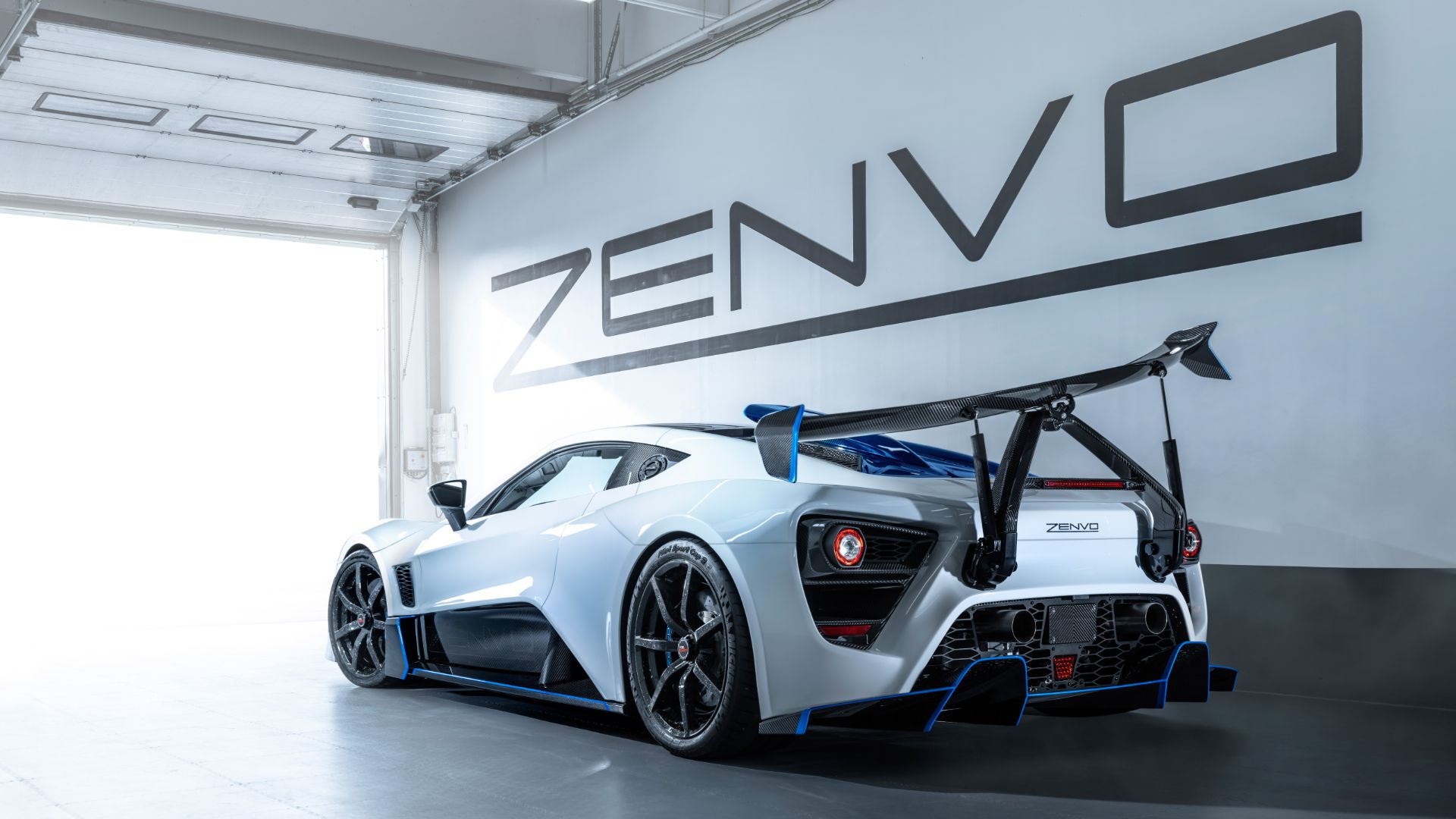 Zenvo TSR-S new wheels and gearbox