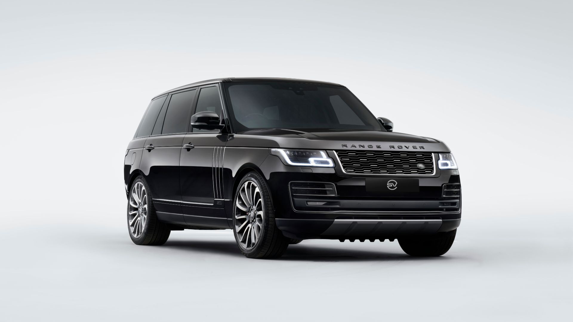 Anthony Joshua gets a new Range Rover SVAutobiography