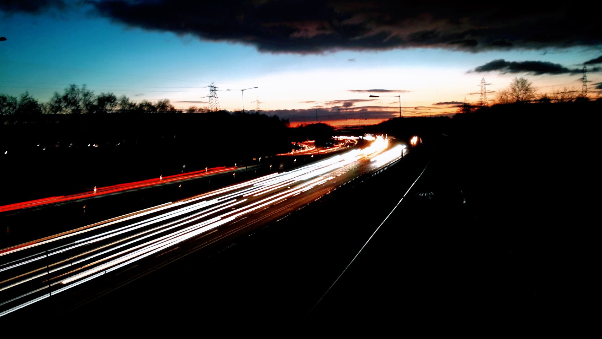 M60 motorway lifted over river Mersey for bridge repair