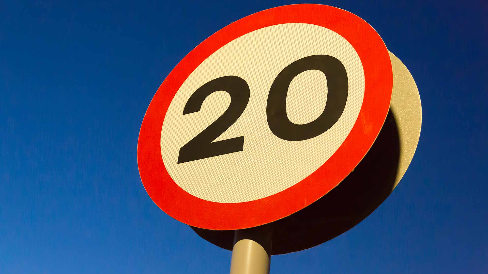 20mph speed limit road sign