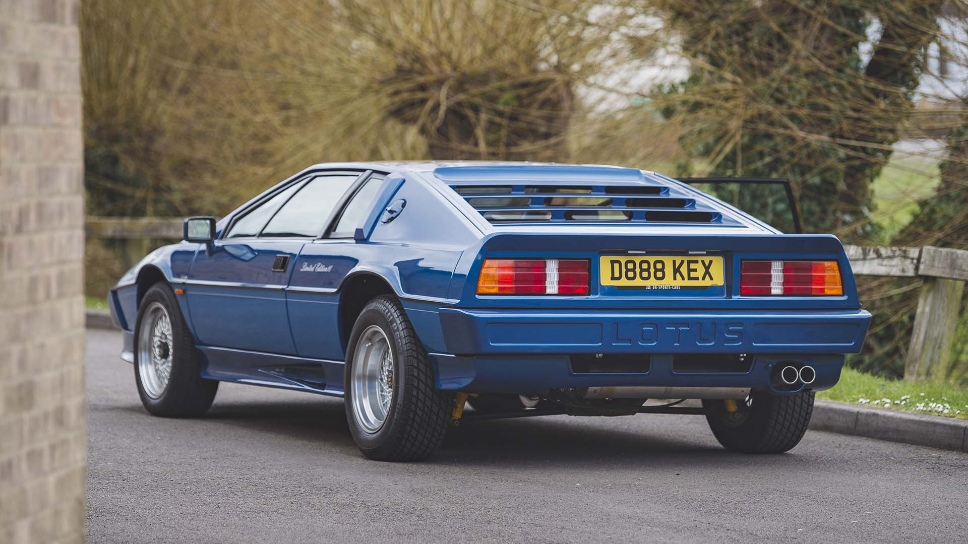 1987 LOTUS Esprit Turbo HC rear angle