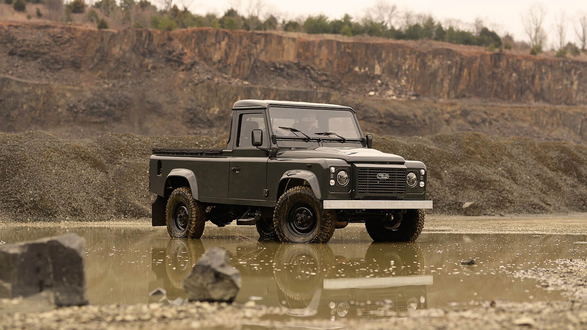 Commonwealth Classics Defender 110 Pickup