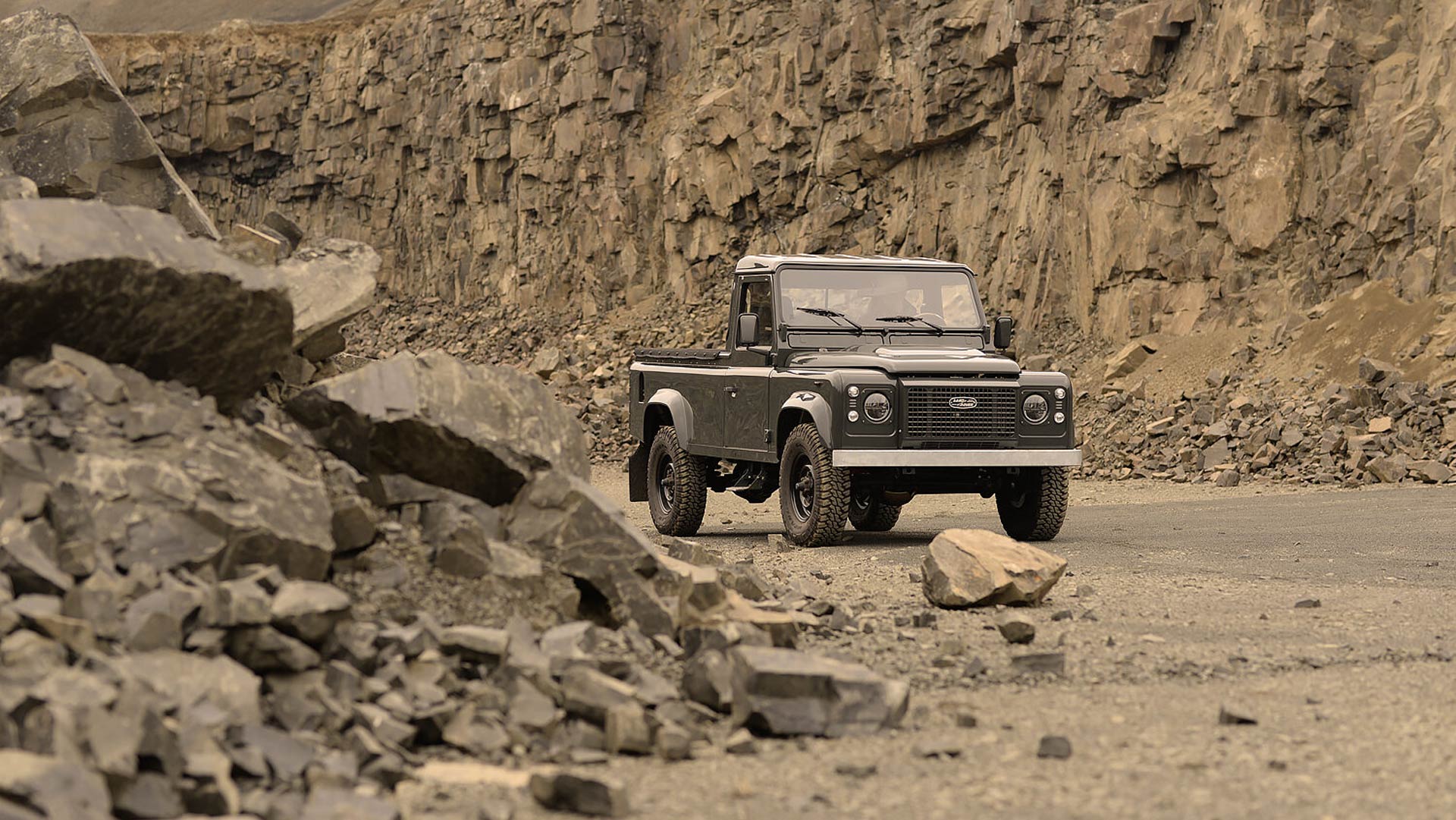 Commonwealth Classics Defender 110 Pickup