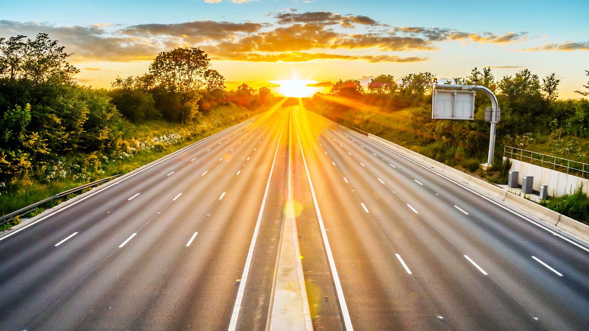 Empty motorways due to coronavirus