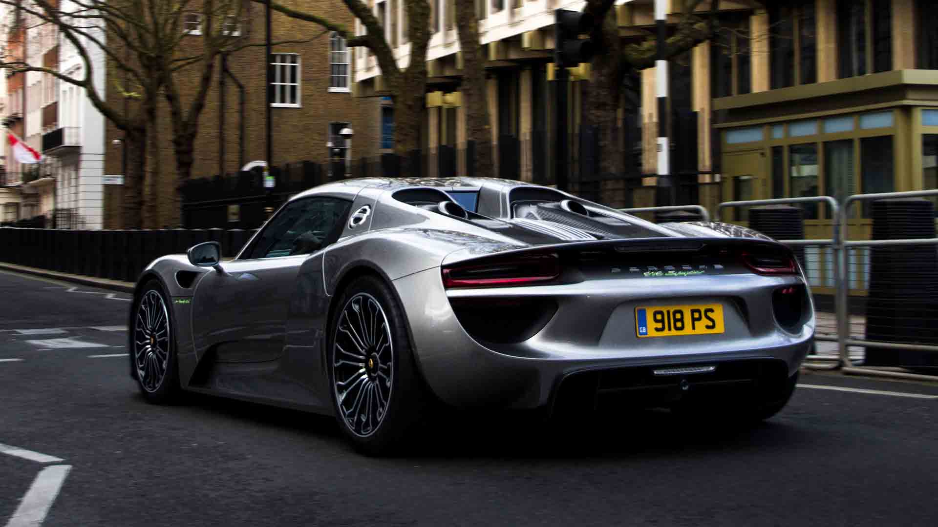 Porsche 718 Spyder in London