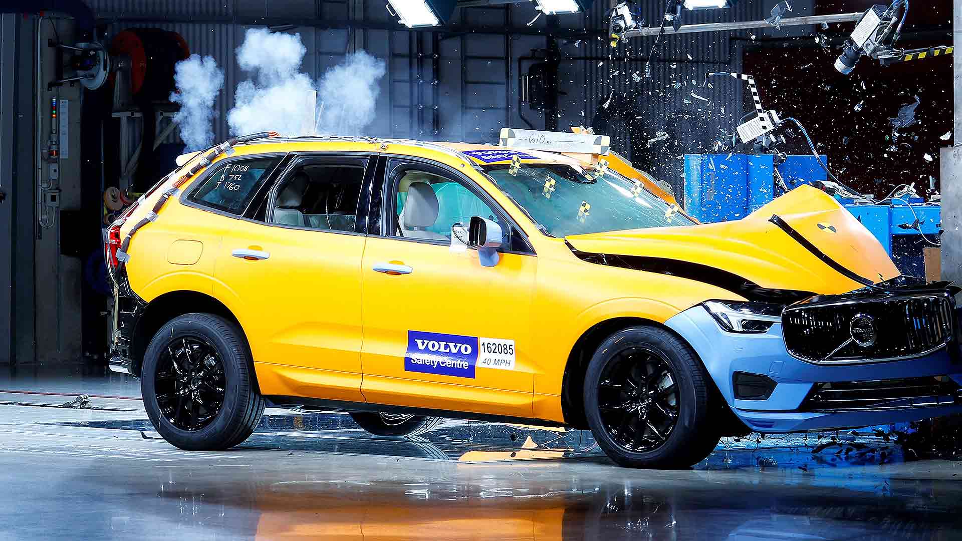 Volvo XC60 safety crash test