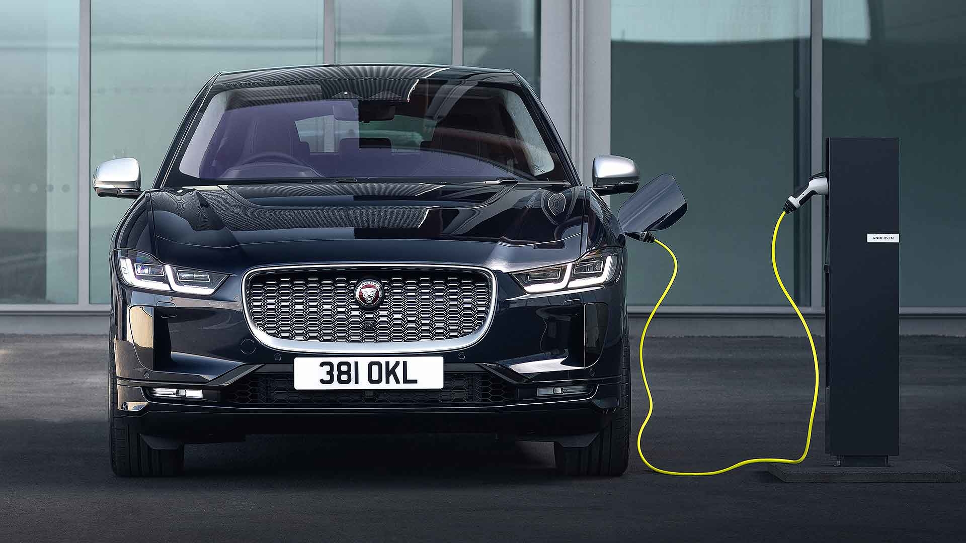 Jaguar I-Pace 21MY exterior charging Portofino Blue